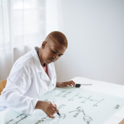 Como monitorizar horas trabalhadas e tarefas diárias